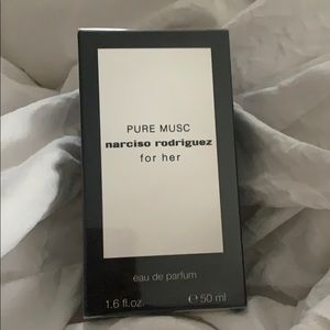 PURE MUSIC BY NARCISO RODRIGUEZ for her